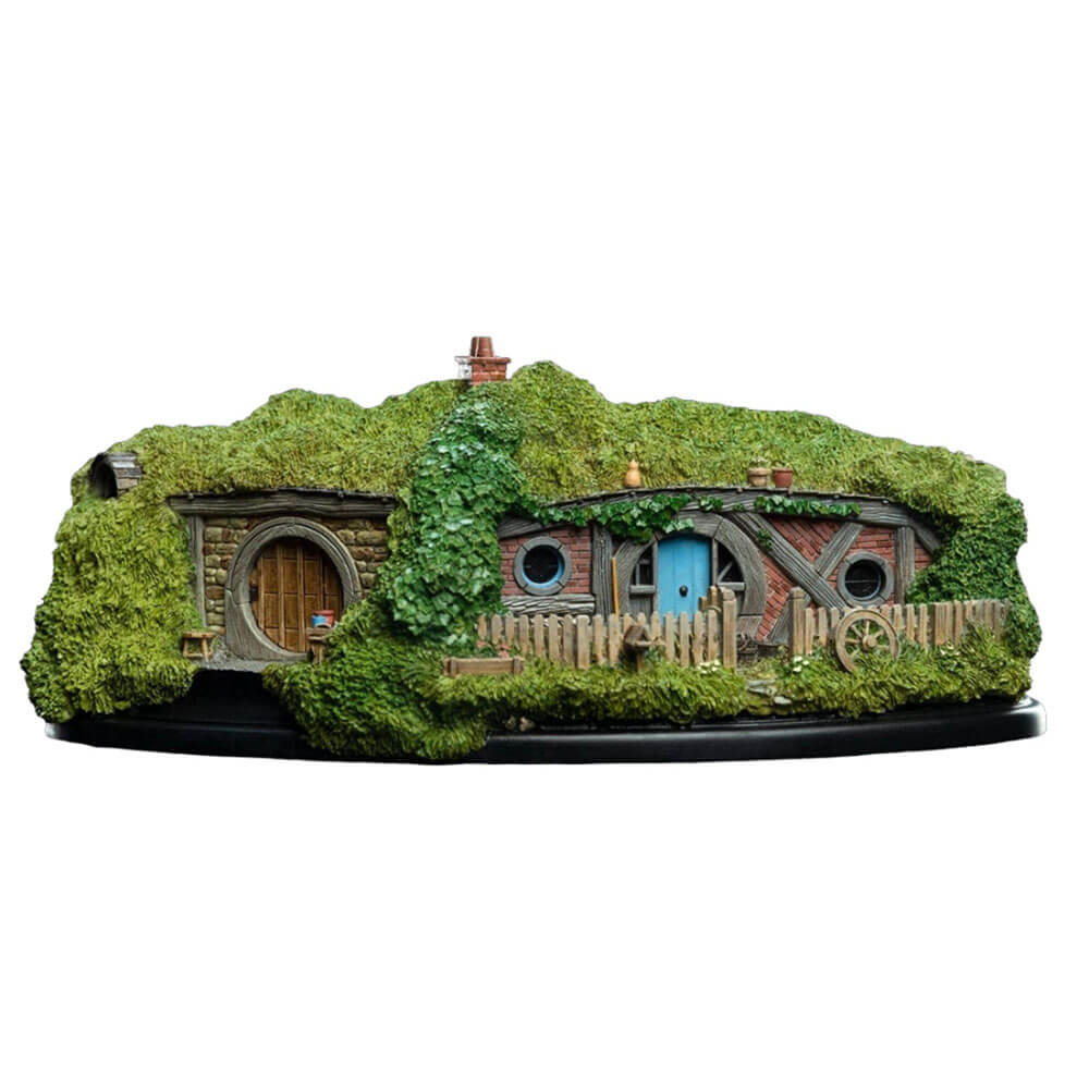The Hobbit Gandalf's Cutting Hobbit Hole diorama
