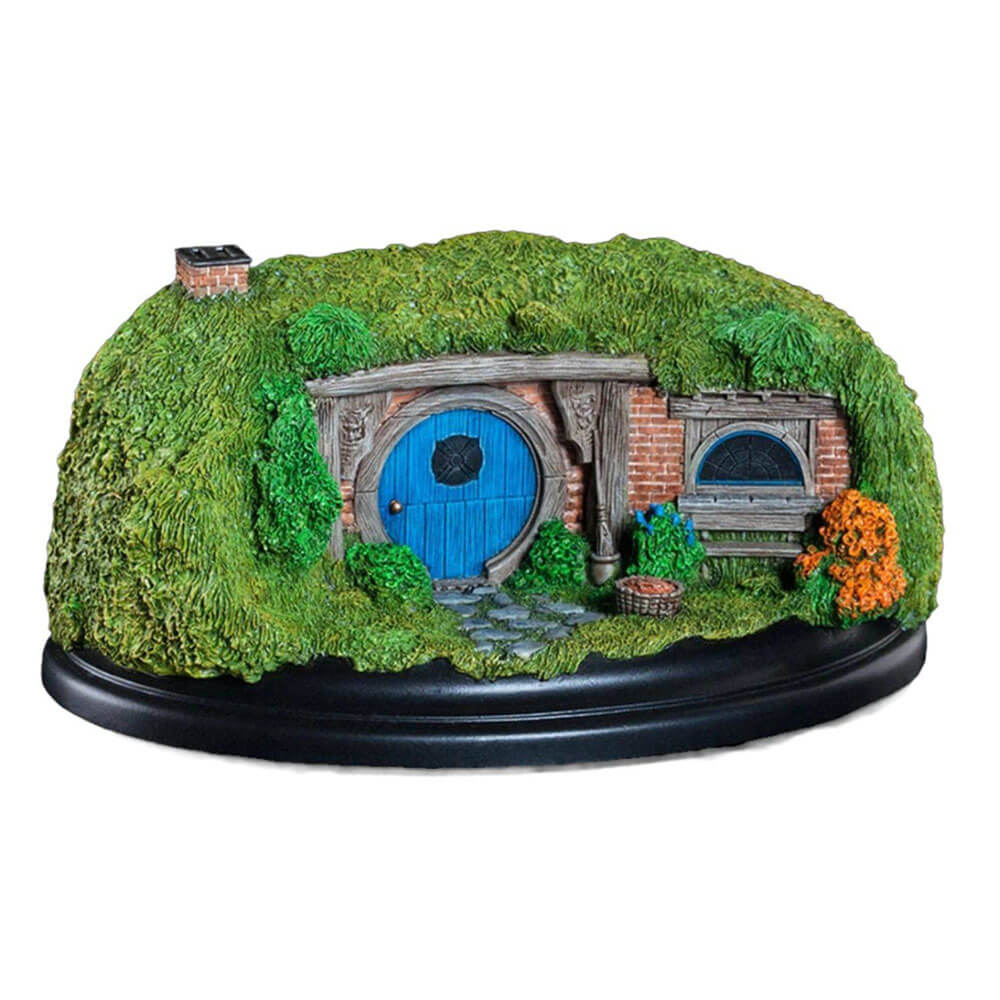 The Hobbit Gandalf's Cutting Hobbit Hole diorama