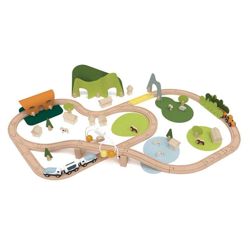 Classic World New Natural Train Set